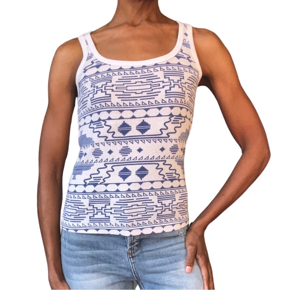 BOBBIE BROOKS || SIZE: LARGE || BLUE & WHITE GEOMETRIC DESIGN TANK TOP